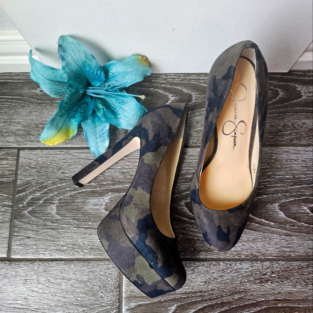 New Jessica Simpson Nellah Camo Platform Heels size 5.5